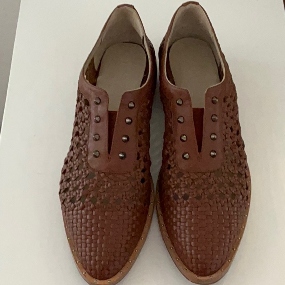 Freda Salvador Handwoven Oxford Size 8.5